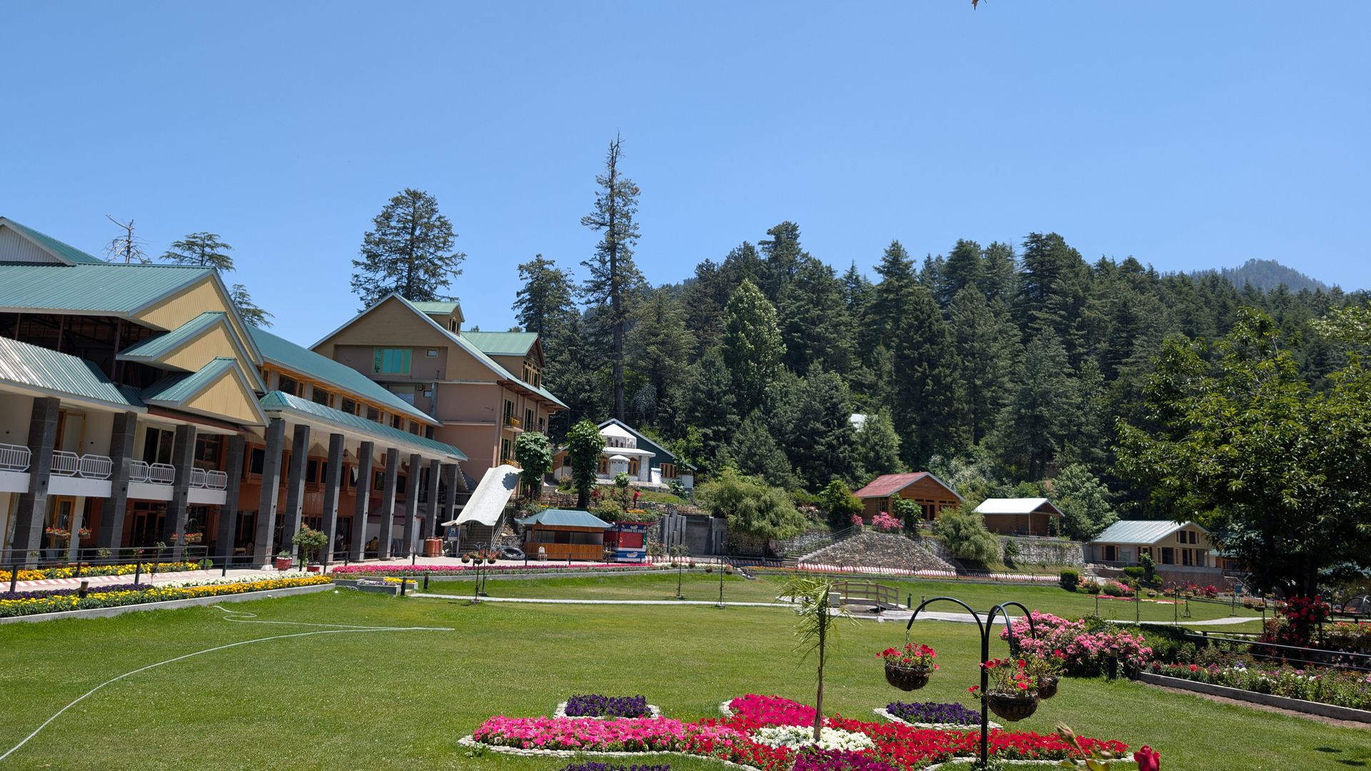 Pine Park Hotel & Resort Shogran - photo 1
